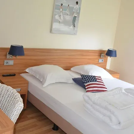 Spacious With A Garden, At 800 M From The Sea * Berck