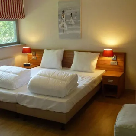 Spacious With A Garden, At 800 M From The Sea